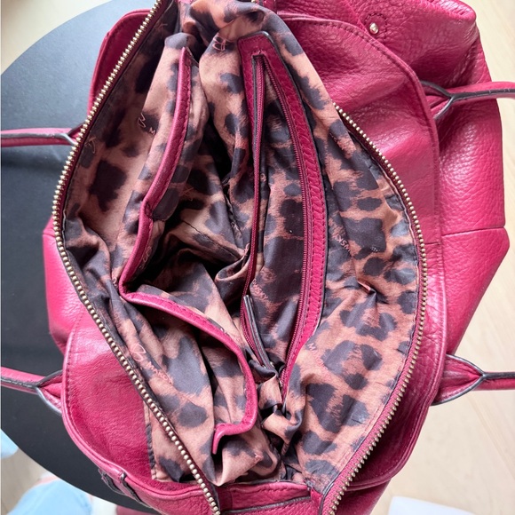 B Makowsky Red Pebble Leather Top Handled Bucket Bag, Animal print lining - Picture 8 of 13